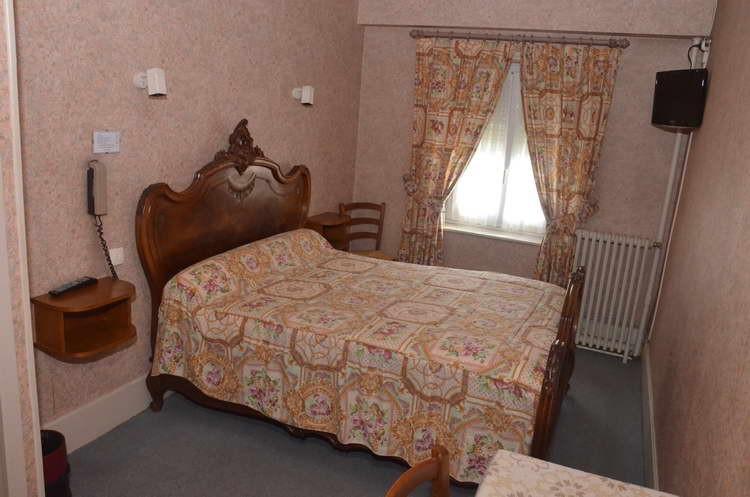 Hotel Du Commerce Pont-de-Vaux Esterno foto